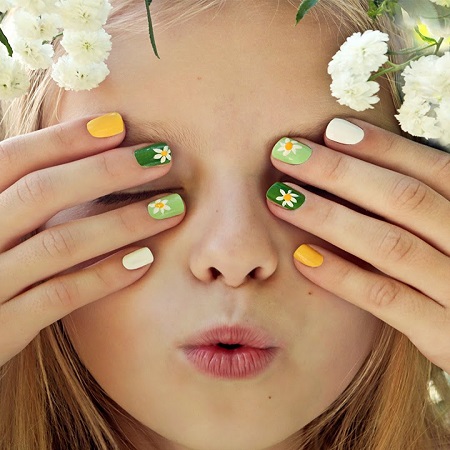 BLACK("L A NAILS") - kid services
